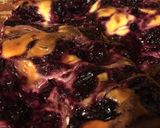 Erdei gyümölcsös, krémsajtos brownie recept fázis 10 fotója