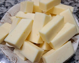 Foto del paso 1 de la receta: Palitos de muzzarella a las finas hierbas