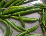 हरी मिर्च का इंस्टेंट अचार (hari mirch ka instant achar recipe in Hindi) रेसिपी चरण 1 फोटो