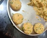 A picture of step 2 of Aloo bonda.