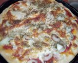 Foto del paso 1 de la receta: Pizza de cebolla gratinada
