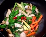 รูปขั้นตอนการทำที่ 5 ของ ไก่ผัดขี้เมา
