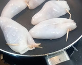 Foto del paso 6 de la receta: Chipirones del cantábrico rellenos en su tinta a la bilbaina