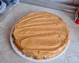 Foto del paso 3 de la receta: Tarta de dulce de leche con nata