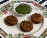 A picture of step 12 of Sabudana Vada.