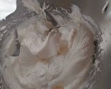 Foto langkah ke 3 dari resep Es Cream Whipped Cream Mangga Pao.