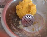 A picture of step 1 of Aloo bhujia.