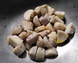 A picture of step 3 of Mukhi Kochu / Taro Root Curry.