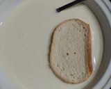 A picture of step 4 of Torrijas in Syrup.