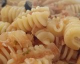 Foto del paso 5 de la receta: Radiatori en salsa de atún