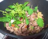 กะเพราเนื้อมะเขือเปราะ วิธีทำสูตร 4 รูป