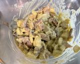 Une image de l'étape 6 de Salade de pommes de terre aux harengs, tomates et oignons.