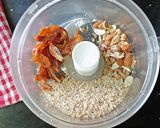 A picture of step 6 of Oats Energy Bites.