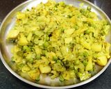"मटार बटाटा कोबी"(Matar Batata Kobi Recipe In Marathi) रेसिपी स्टेप 3 फोटो 