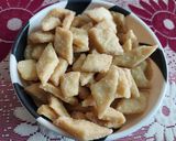 A picture of step 4 of Shakkarpara or Sweet Diamond Cuts.