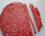 Foto del paso 1 de la receta Carpaccio de tomate con tartar de salami