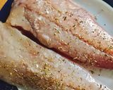 Hình bước làm 1 của món Món Pháp - Cá Thầy Tu Bọc Bacon Nướng Lá Thơm