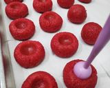 Foto langkah ke 3 dari resep Velvet Cheese Cookies.