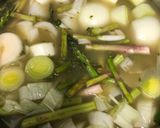 Foto del paso 1 de la receta: 220. Crema de espárragos trigueros con huevos de codorniz (entrante sopa)