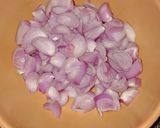 A picture of step 1 of Turkey berry curry.