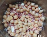 A picture of step 2 of Beetroot Hummus.