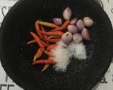 Foto langkah ke 1 dari resep Sambal Mentah Limau Kuit.