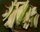 Foto del paso 1 de la receta: Alubias blancas con acelgas, hinojo y puntas de pimientos