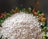 ওটস উপমা (Oats upma recipe in bengali) রেসিপি ধাপ - 3 ছবি