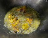 Foto langkah ke 3 dari resep Ayam goreng ungkep bumbu kuning.