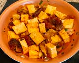 Hình bước làm 2 của món Heo Quay Kho Đậu Hũ & Măng Tây Xào