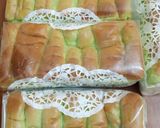 Foto langkah ke 6 dari resep Roti Sobek Pandan Aneka Rasa.