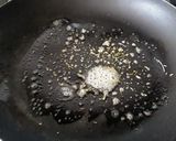 Foto del paso 4 de la receta: 🍞Sándwich🥪🧀 de salteado🥘 de pencas de acelga🌿