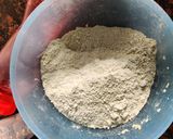 A picture of step 1 of Oats chilla.