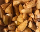 Foto del paso 1 de la receta: Papas rústicas con cheddar y verdeo #airfryer