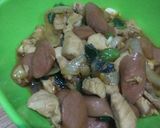 Foto langkah ke 3 dari resep Tumis ayam sosis.