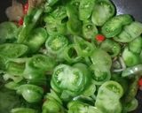 Foto langkah ke 3 dari resep Oseng tomat hijau.
