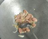 Foto langkah ke 4 dari resep Tumis brokoli sosis.