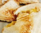 A picture of step 3 of Aloo toast.