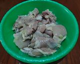 Foto langkah ke 1 dari resep Ayam Goreng Rempah Daun Kari.