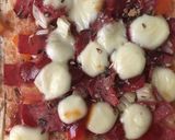 Foto langkah ke 3 dari resep Roti topping Smoked Beef Mozarella.