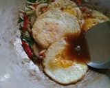 Foto langkah ke 3 dari resep Ceplok telur saus tiram.