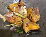 Foto langkah ke 4 dari resep Garang Asem Ayam.