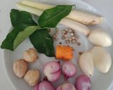 Foto langkah ke 1 dari resep Telur Bumbu Kuning.