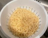 A picture of step 1 of Dominican spaghettis.