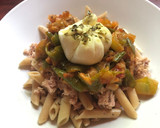 Foto del paso 5 de la receta: Macarrones con pisto picante 🌶 y huevo poché