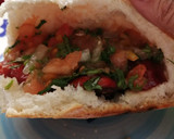 Foto del paso 2 de la receta: Choripan con pebre y mayo