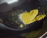 A picture of step 1 of Green Thai Chicken Curry.