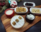 Foto del paso 1 de la receta: Turrón de queso camembert con arándanos y nueces