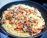 Foto del paso 4 de la receta: Espaguetis Marineros