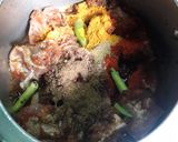 A picture of step 2 of Khushbudar Laziz Methi Gosht.